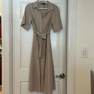 New nude button up Zara dress. As seen on Kate Middleton. Xs